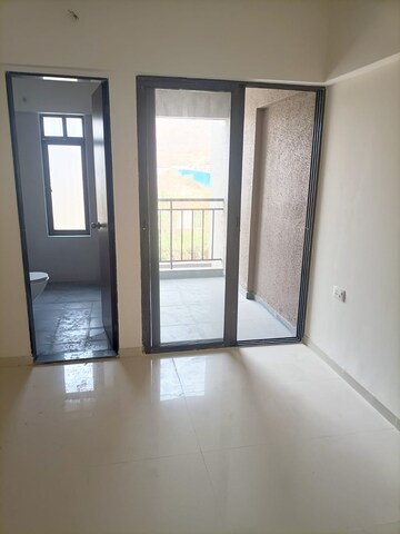 Room in 3 BHK Apartment at Mantra Montana Phase 6, Dhanori – for Sale