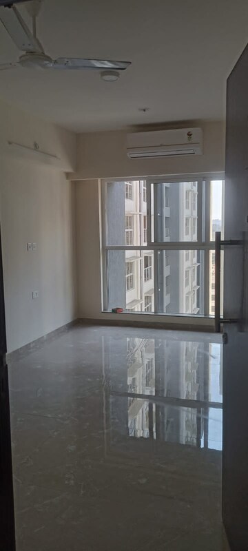 Room in 1 BHK Apartment at Godrej Urban Park, Chandivali – for Rent