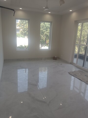 रेसिडेंशियल बिल्डर फ्लोर वर्ग फुट फॉर रेंट इन सेक्टर 4 गुड़गांव  8378917