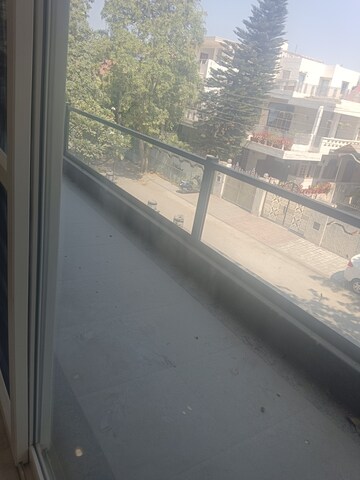 रेसिडेंशियल बिल्डर फ्लोर वर्ग फुट फॉर रेंट इन सेक्टर 4 गुड़गांव  8378917