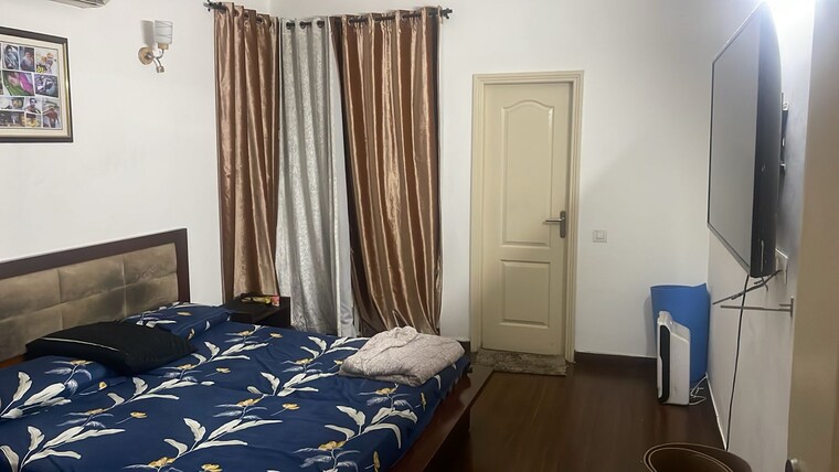 Room, sector 66 3 Bedroom 1900 Sq.Ft. Apartment In Sector 66 Mohali 8378977