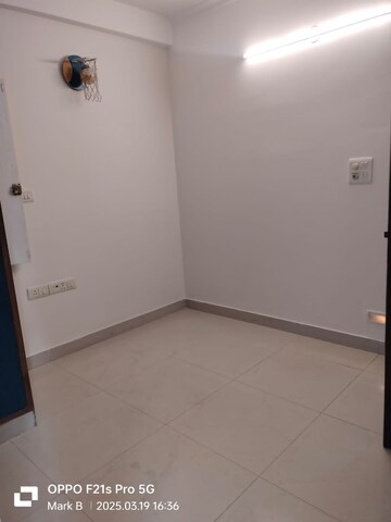 Room in 2 BHK Apartment at Vasant Kunj – for Rent