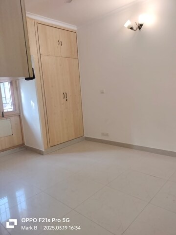 Room in 2 BHK Apartment at Vasant Kunj – for Rent