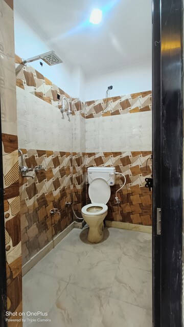 Bathroom in 3 BHK Apartment at SDC Dav, Vaishali Nagar – for Rent