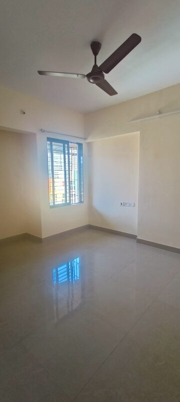 Room in 3 BHK Apartment at Hubtown Greenwoods, Vartak Nagar – for Sale