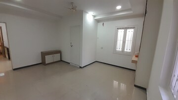 Room in 3 BHK Apartment at Ashram Road – for Rent