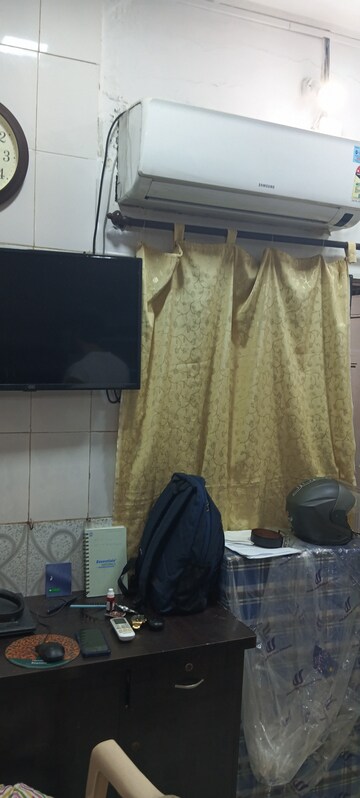Master Bedroom in 1 RK Apartment at Vile Parle West – for Rent