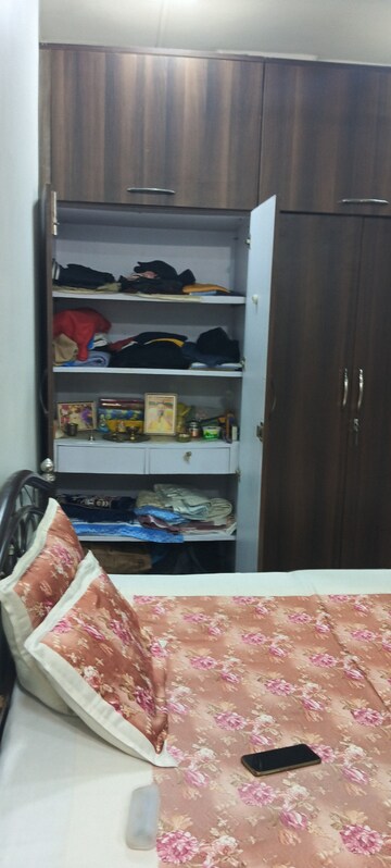 Furnished Amenities in 1 RK Apartment at Vile Parle West – for Rent