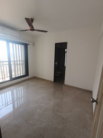 Room in 1 BHK Apartment at MICL Aaradhya Highpark Project 2 Of Phase 1, Dahisar East – for Rent