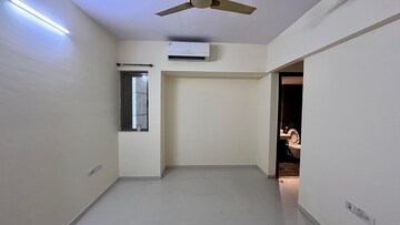 Room in 2 BHK Apartment at Lodha Splendora, Ghodbunder Road – for Rent
