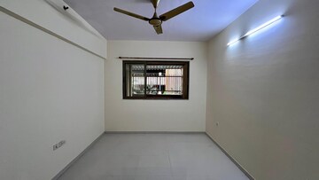 Room in 2 BHK Apartment at Lodha Splendora, Ghodbunder Road – for Rent