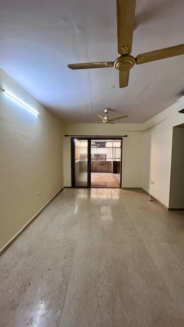 Room in 2 BHK Apartment at Lodha Splendora, Ghodbunder Road – for Rent