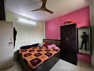 Bedroom in 1 BHK Apartment at Kalwa – for Sale