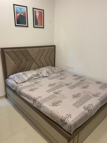 Bedroom in 2 BHK Apartment at Kalpataru Immensa, Kolshet Road – for Rent