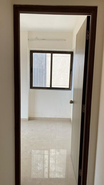 Room in 3 BHK Apartment at Kanakia Rainforest, Andheri East – for Rent
