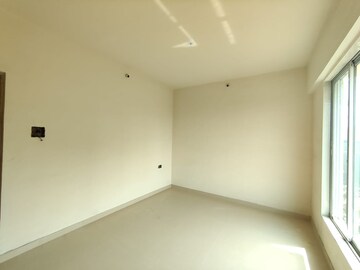 Room in 2 BHK Apartment at Kalwa – for Sale