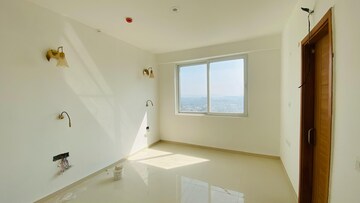 Room in 3 BHK Apartment at Omaxe Lake, North Mullanpur – for Rent