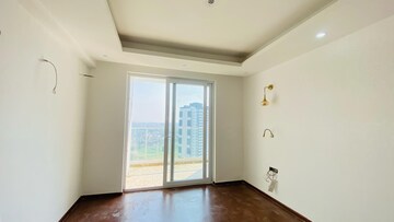 Room in 3 BHK Apartment at Omaxe Lake, North Mullanpur – for Rent