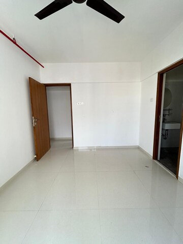 Room in 3 BHK Apartment at Romell Serene, Borivali West – for Rent