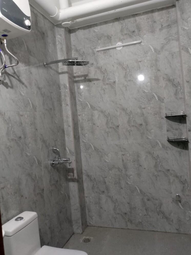 Attached Bathroom, safdarjung enclave 3.5 Bedroom 1800 Sq.Ft. Builder Floor In Safdarjung Enclave Delhi 8379403