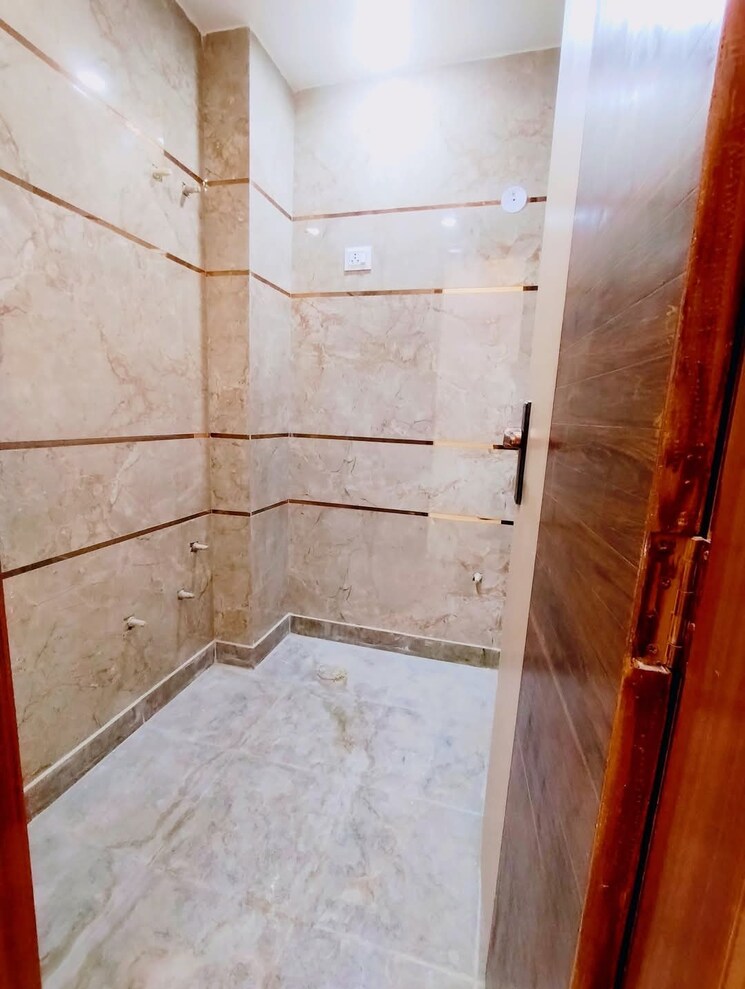 Bathroom, uttam nagar west 1 Bedroom 400 Sq.Ft. Builder Floor In Uttam Nagar West Delhi 8379405