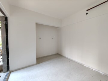 Room in 2 BHK Apartment at Kalwa – for Sale