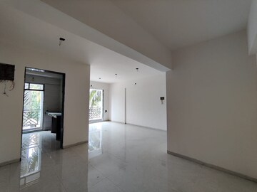 Room in 2 BHK Apartment at Kalwa – for Sale