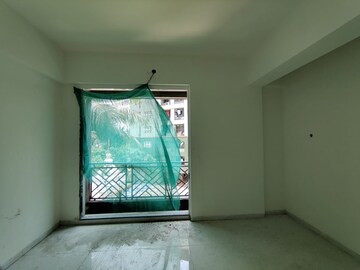 Bedroom in 2 BHK Apartment at Kalwa – for Sale