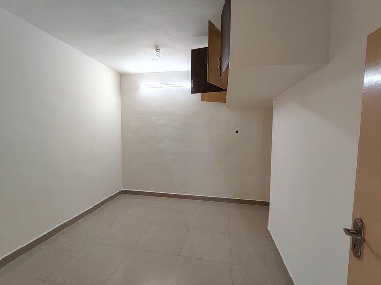 Room, kodambakkam 3 Bedroom 2000 Sq.Ft. Independent House In Kodambakkam Chennai 8379587