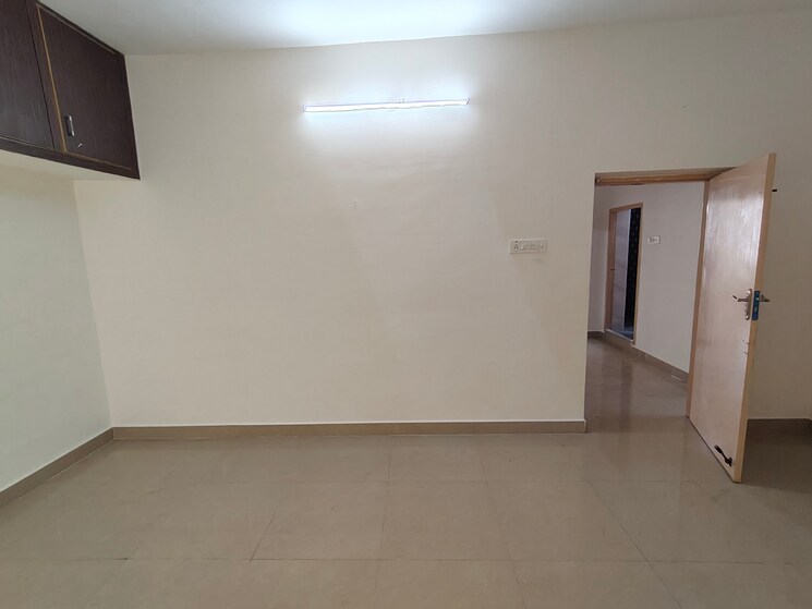 Room, kodambakkam 3 Bedroom 2000 Sq.Ft. Independent House In Kodambakkam Chennai 8379587