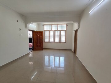 Room in 3 BHK Independent House at Kodambakkam – for Rent