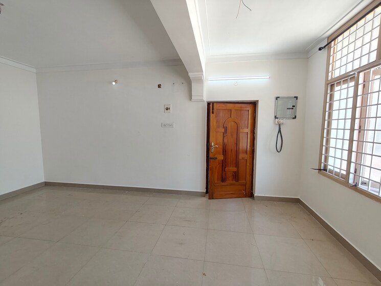 Room, kodambakkam 3 Bedroom 2000 Sq.Ft. Independent House In Kodambakkam Chennai 8379587
