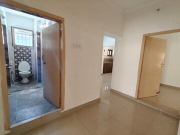 Room in 3 BHK Independent House at Kodambakkam – for Rent
