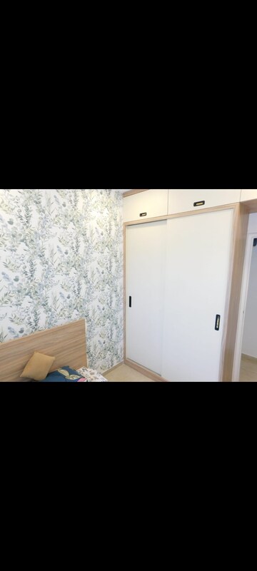 Room in 2 BHK Apartment at Kanakia Silicon Valley, Powai – for Rent