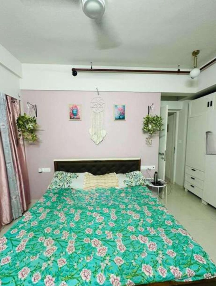 Bedroom, rustomjee-urbania 2 Bedroom 748 Sq.Ft. Apartment In Majiwada Thane 8379445