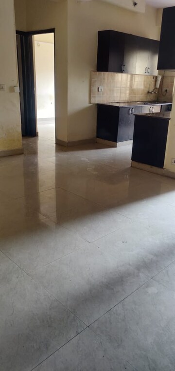 Room in 2.5 BHK Apartment at Gardenia Golf City, Sector 75 – for Rent