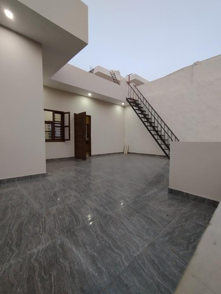 Room, sunny enclave 3 Bedroom 150 Sq.Yd. Independent House In Sunny Enclave Mohali 8379468