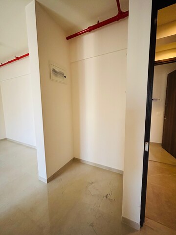 Room in 2 BHK Apartment at Piramal Vaikunth, Balkum Pada – for Rent