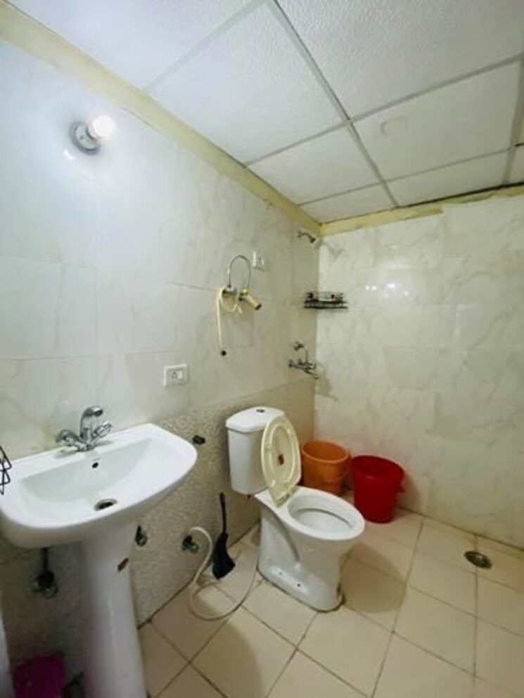 Bathroom, gardenia-golf-city 2 Bedroom 950 Sq.Ft. Apartment In Sector 75 Noida 8379490