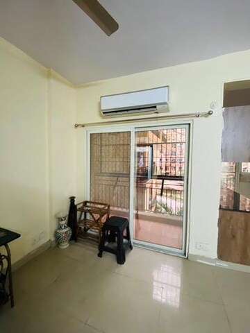 Living Room in 2.5 BHK Apartment at Gardenia Golf City, Sector 75 – for Rent