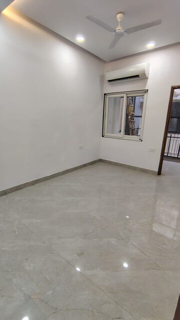 Room in 2 BHK Builder Floor at Chittaranjan Park – for Rent