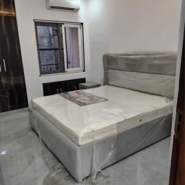 Bedroom in 2 BHK Builder Floor at Chittaranjan Park – for Rent