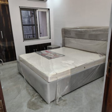 Bedroom in 2 BHK Builder Floor at Chittaranjan Park – for Rent
