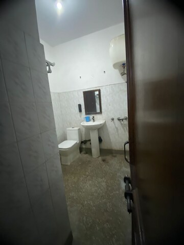 Bathroom in 1 BHK Independent House at RWA Apartments Sector 27, Sector 27 – for Rent
