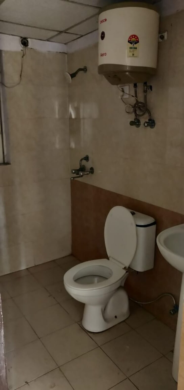 Bathroom, gardenia-golf-city 2.5 Bedroom 1150 Sq.Ft. Apartment In Sector 75 Noida 8379517