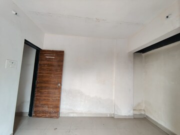 Room in 1 BHK Apartment at Kalwa – for Sale