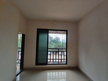 Room in 1 BHK Apartment at Kalwa – for Sale