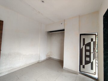 Room in 1 BHK Apartment at Kalwa – for Sale