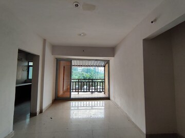 Room in 1 BHK Apartment at Kalwa – for Sale