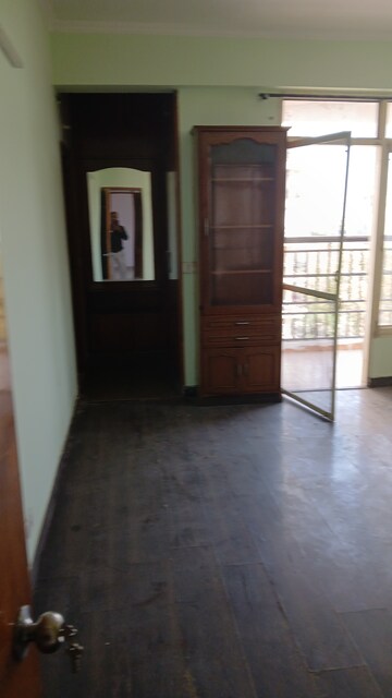 Furnished Amenities in 3 BHK Apartment at Gail Apartments, Sector 62 – for Sale